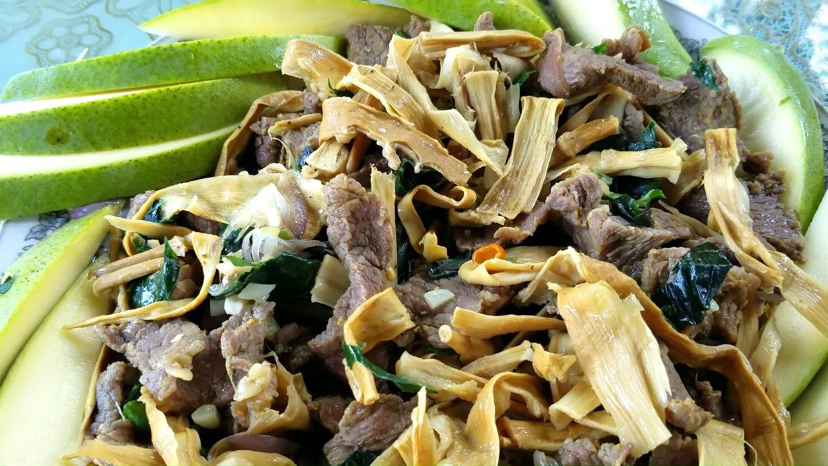 Stir-fried Beef with Dried Bamboo Shoots