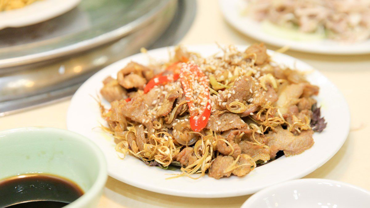 Stir-fried goat meat with lemongrass and chili