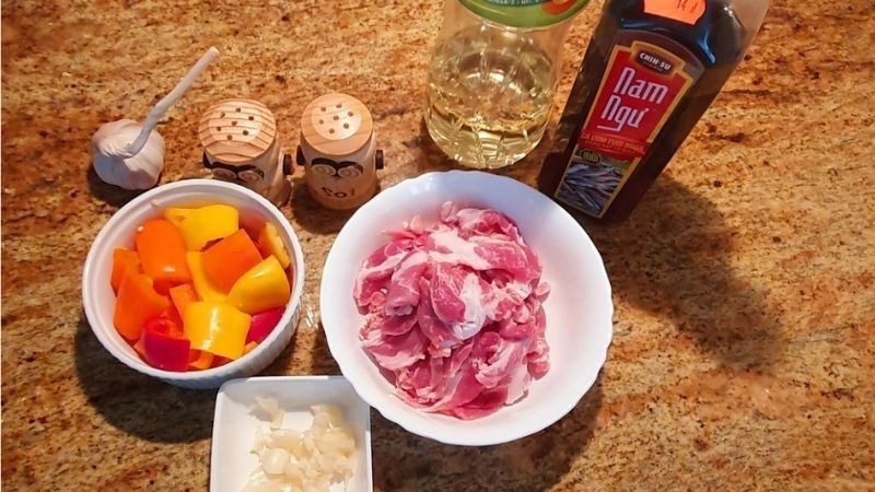 Ingredients for spicy stir-fried pork dish