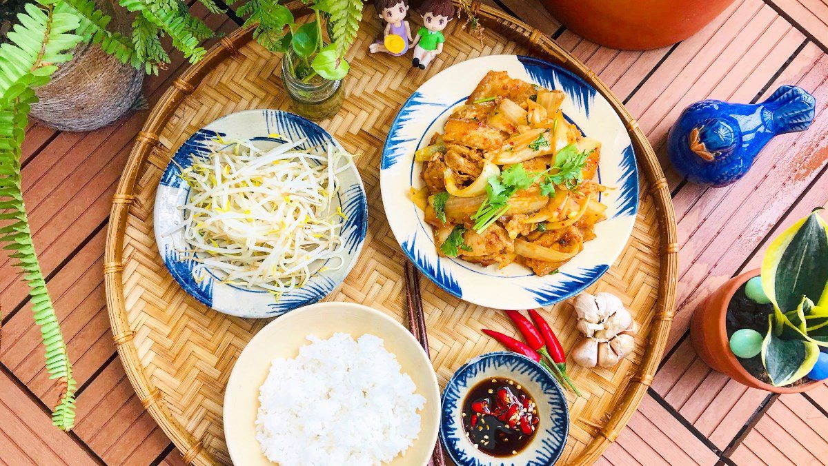 Stir-fried pork with kimchi