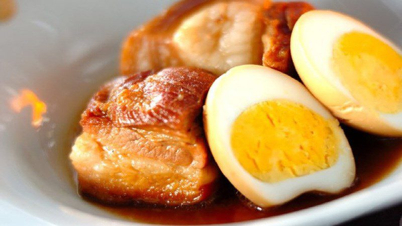 braised pork with eggs - slightly salty and sweet