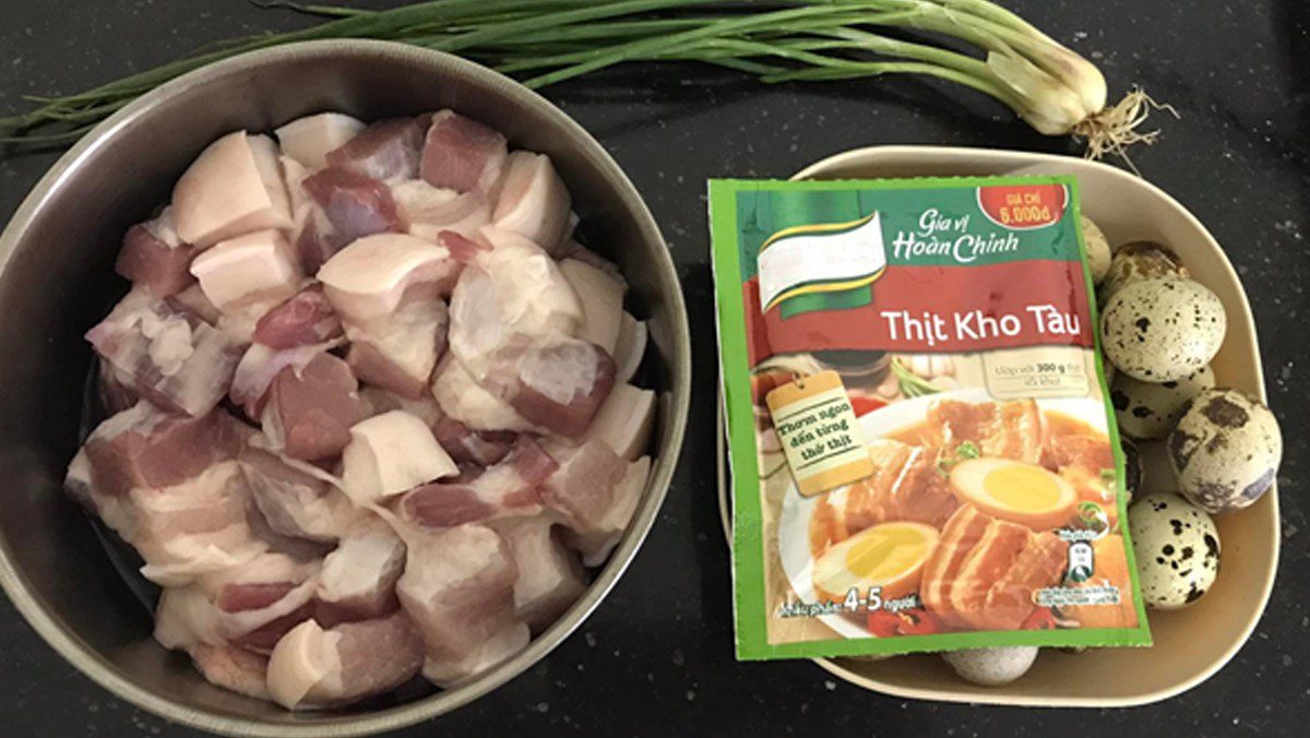 Ingredients for braised pork with quail eggs