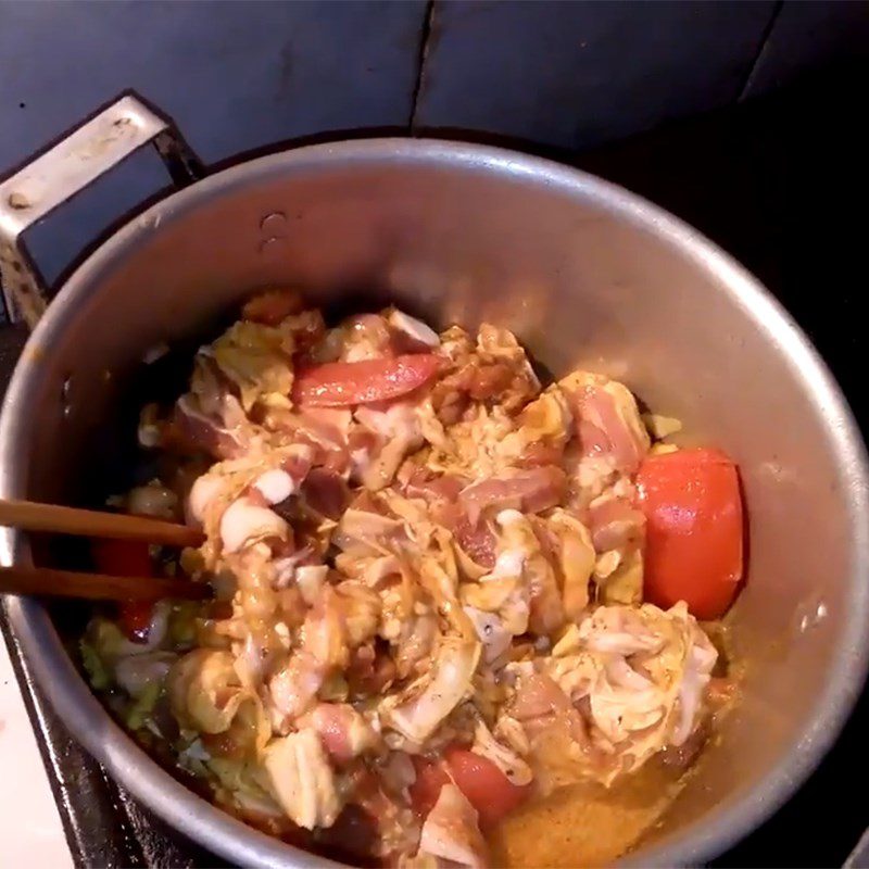 Step 3 Stir-fry buffalo meat Buffalo meat with red wine sauce