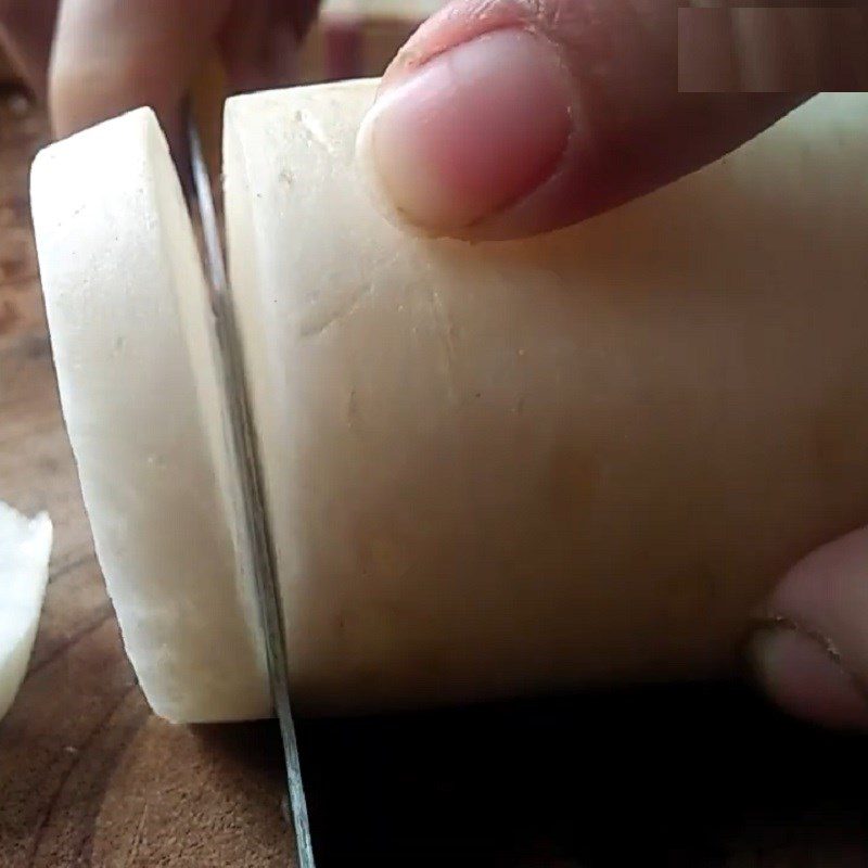 Step 1 Carving White Radish Flowers for White Radish Flower Jam