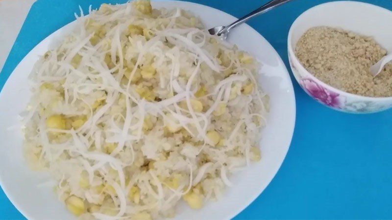 Sticky Rice with Green Beans and Lotus Seeds