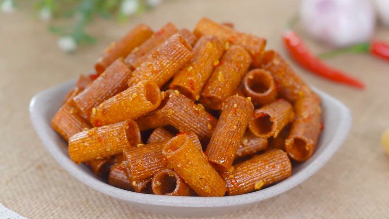 Fried Noodles with Garlic and Chili