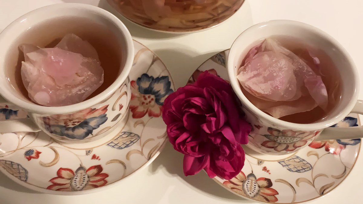 Fresh rose tea