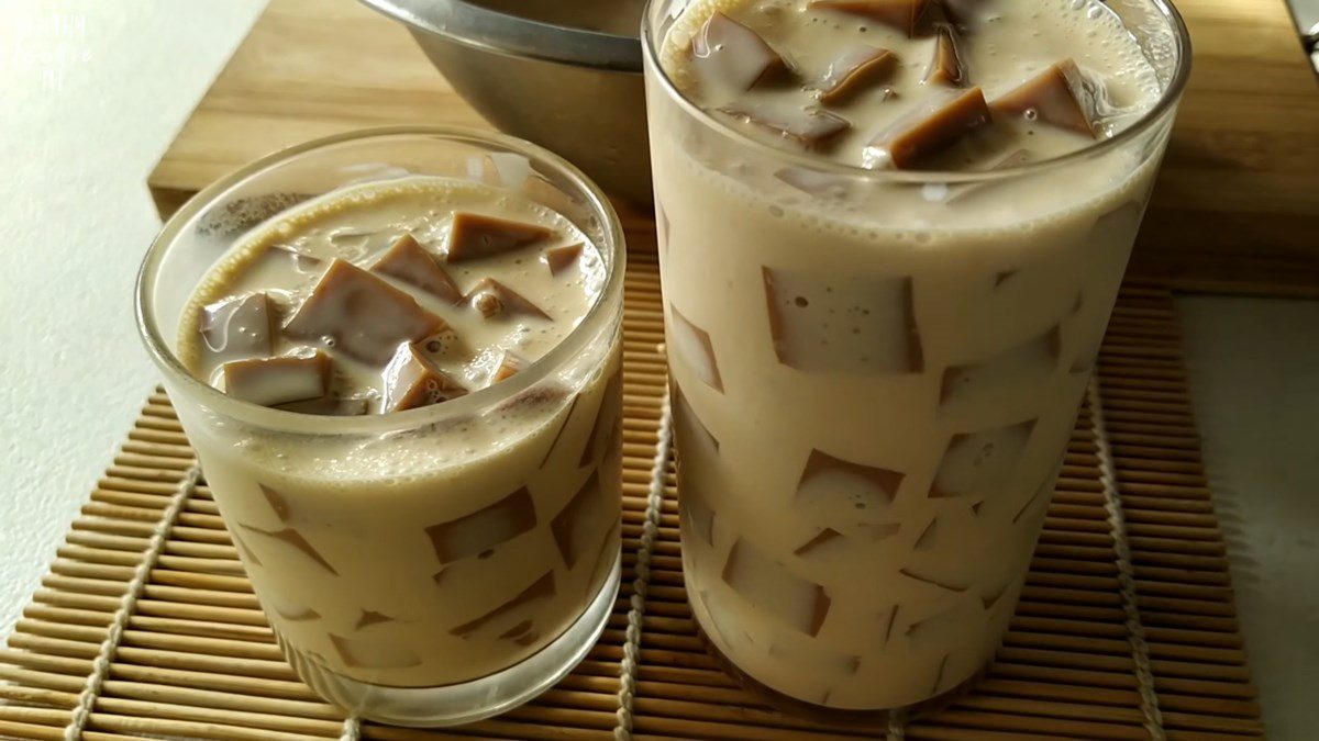 Jelly Milk Tea with Whipping Cream