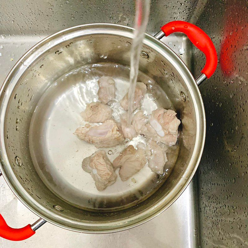 Step 1 Prepare the pork rib noodles with meatballs (Recipe shared by a user)