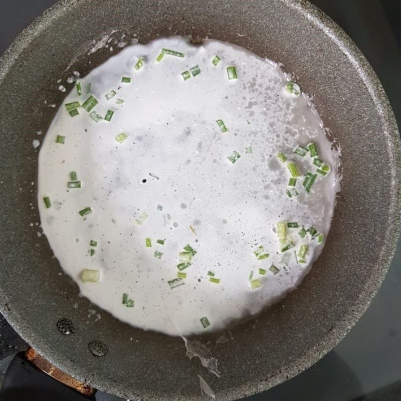 Step 2 Making rice paper Rice paper made from rice flour