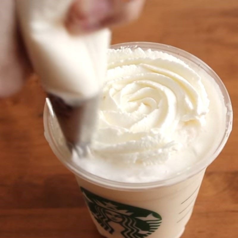 Step 2 Decorate Vanilla Bean Frappuccino