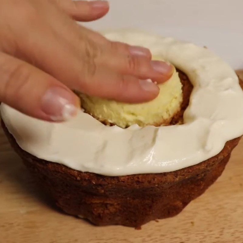 Step 5 Decorating the Cake Pumpkin-shaped Cake