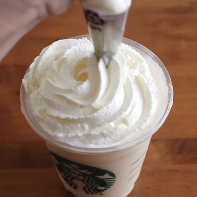 Step 2 Decorate Vanilla Bean Frappuccino