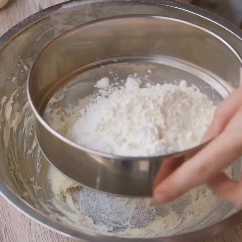 Step 1 Mix the cookie dough for Watermelon-shaped Butter Cookies