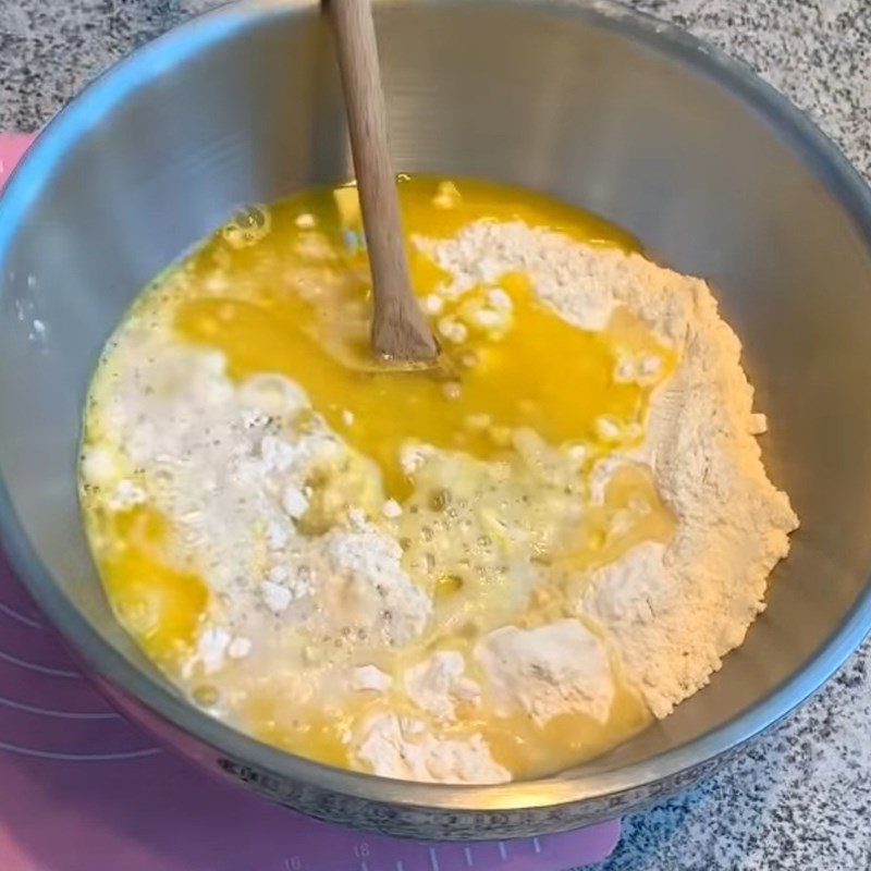 Step 3 Mix the bun dough for golden salted egg buns