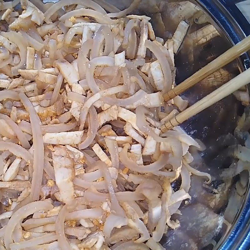 Step 6 Mixing the pork skin Pork skin roll with braised meat