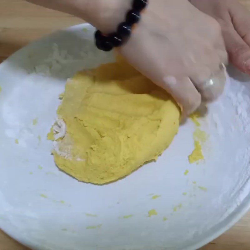 Step 2 Mixing the dough for pumpkin floating cake