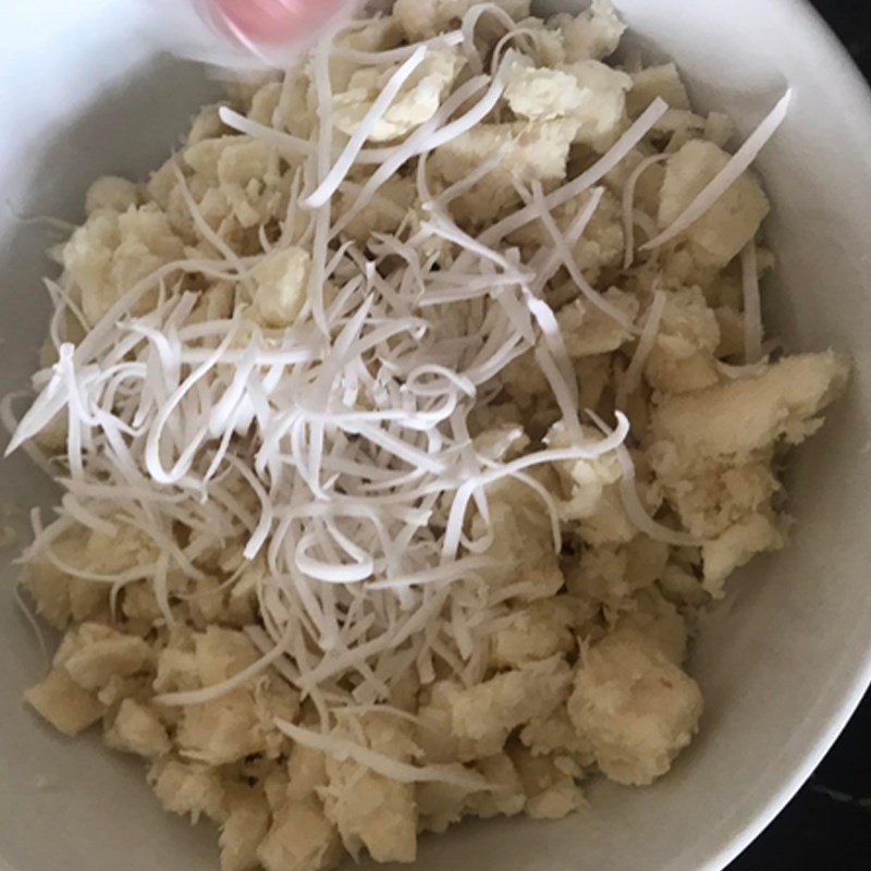 Step 2 Mixing the dough Cassava cake with coconut milk