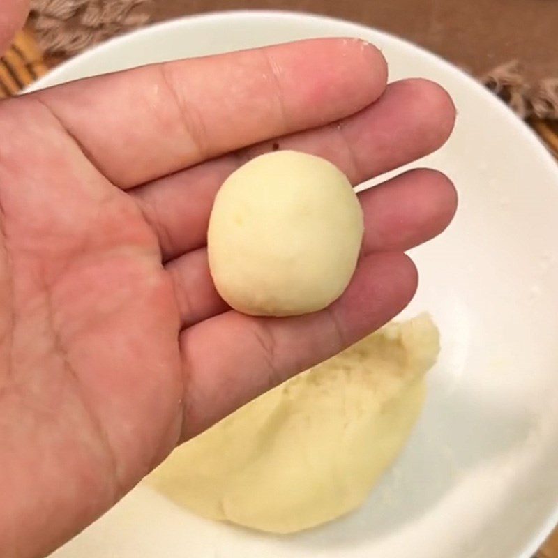 Step 2 Mix the dough Mushroom-shaped potato cake