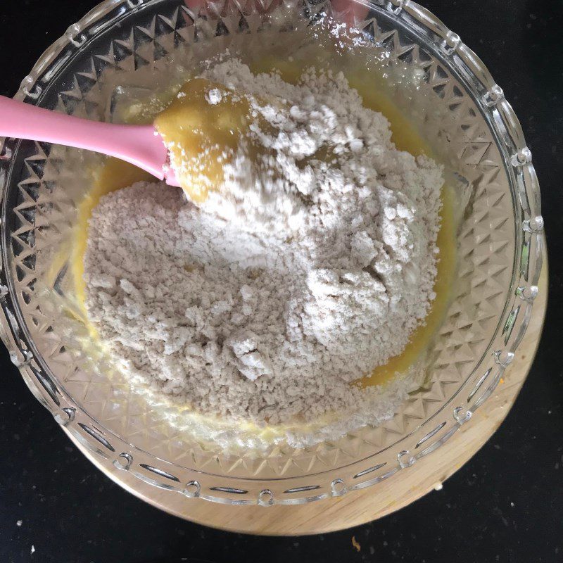 Step 2 Mixing banana muffin dough