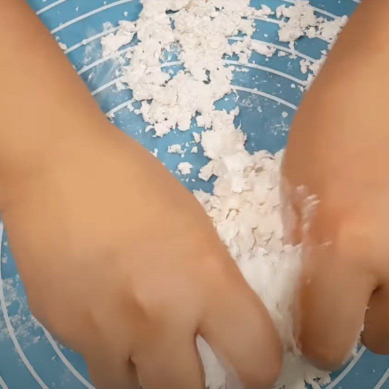 Step 2 Mixing the Dough for Coconut Tapioca Cake