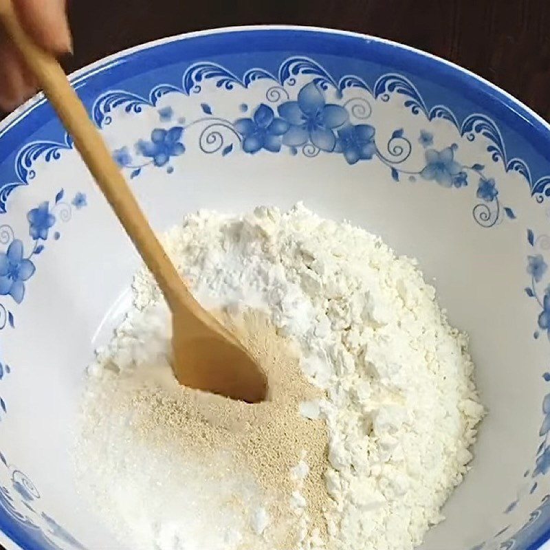 Step 1 Mix the dough for Mini Steamed Buns