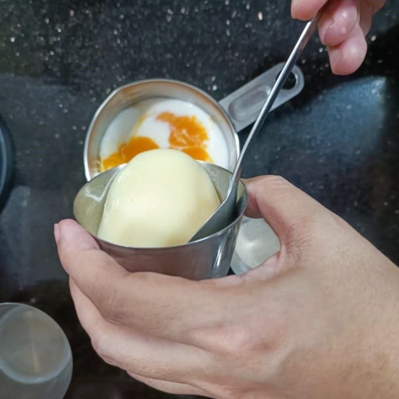 Step 1 Mixing the dough for Donut using a non-stick pan