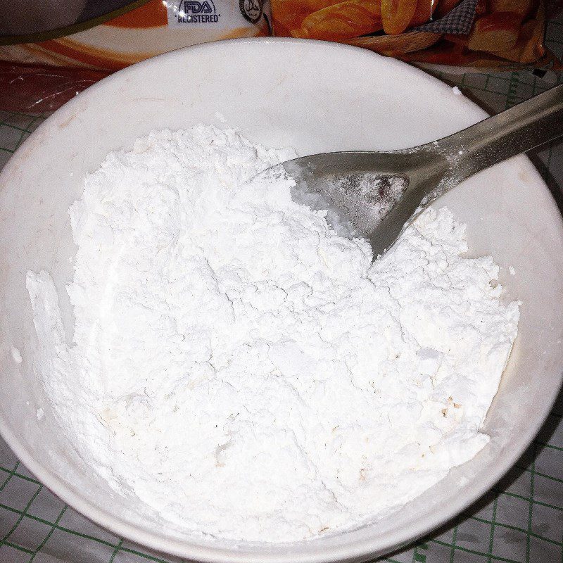 Step 1 Mixing the flour How to make Tokbokki from glutinous rice flour