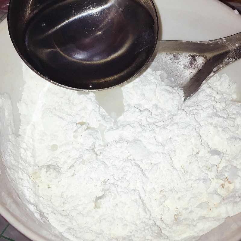 Step 1 Mixing the flour How to make Tokbokki from glutinous rice flour