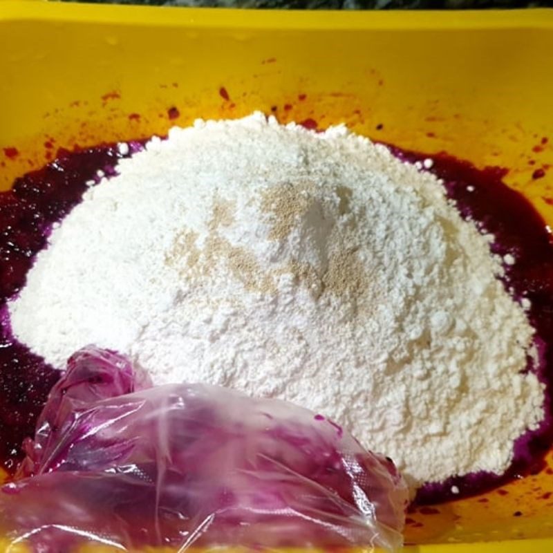 Step 1 Mix the dough for dragon fruit pizza crust