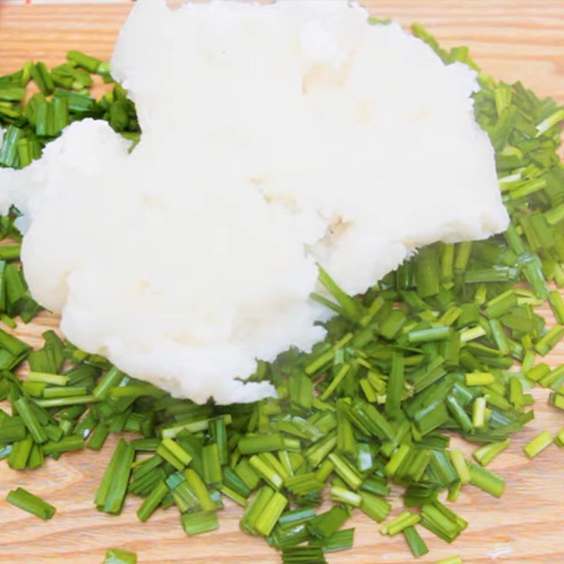 Step 5 Mixing the dough Fried chive cakes