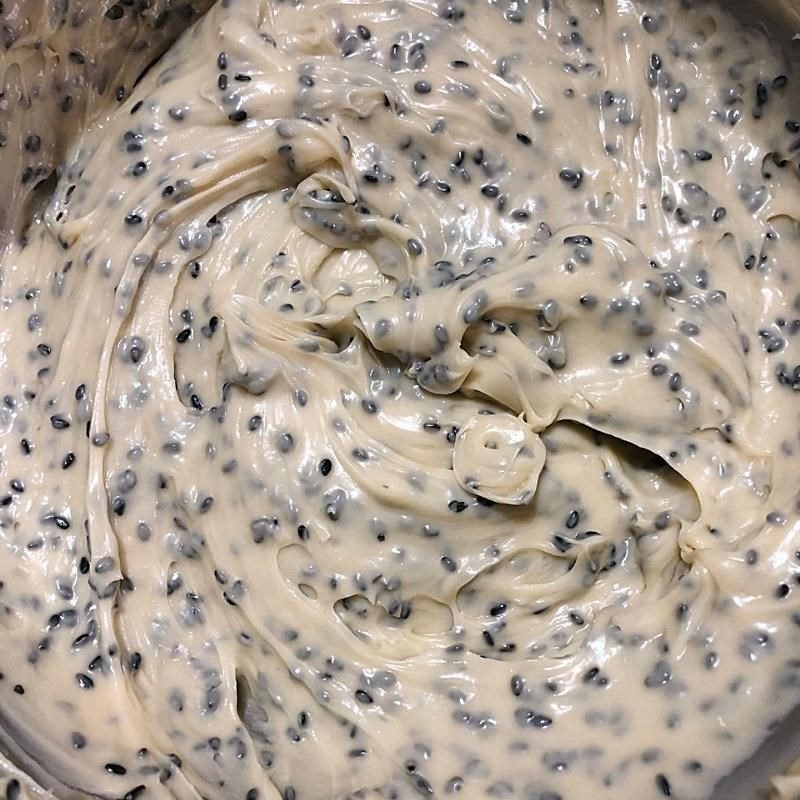 Step 2 Mix the dough for Korean black sesame bread (recipe shared by users)