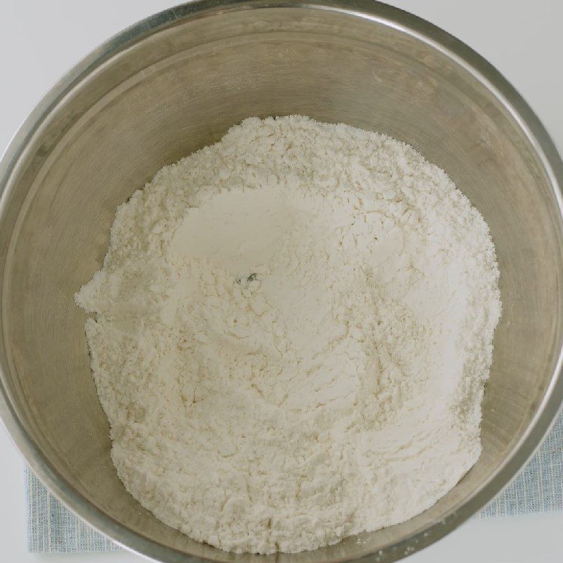 Step 2 Mix the dough for no-knead flower bread