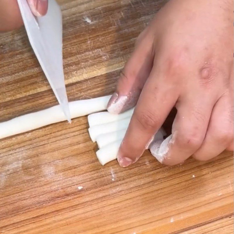 Step 1 Mix the dough for Sugar-coated Sticks