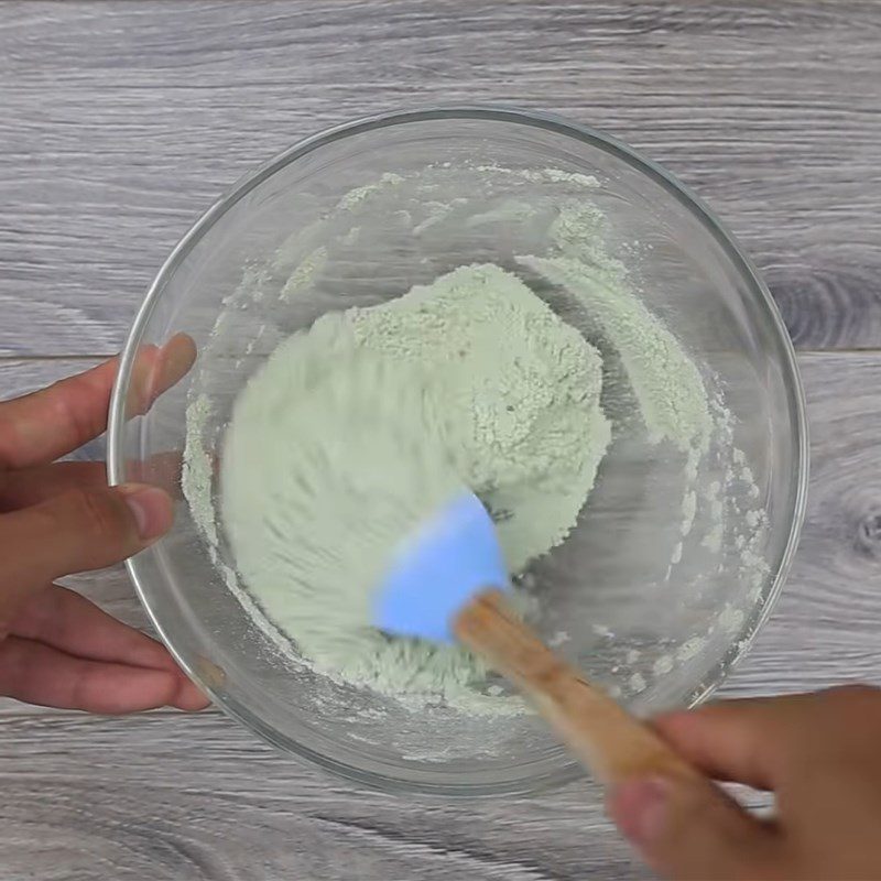 Step 1 Mix the dough for Green Tea Mooncake with Black Sesame and Salted Egg Yolk