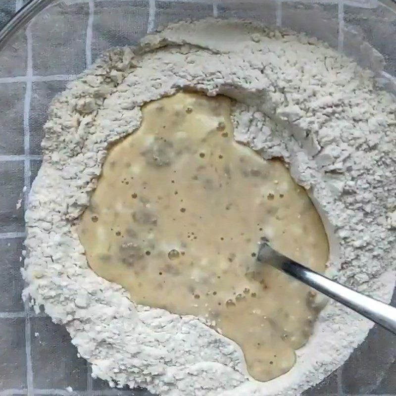 Step 2 Mix the dough for Chrysanthemum Bread