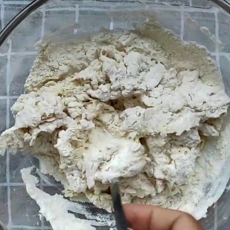 Step 2 Mix the dough for Chrysanthemum Bread