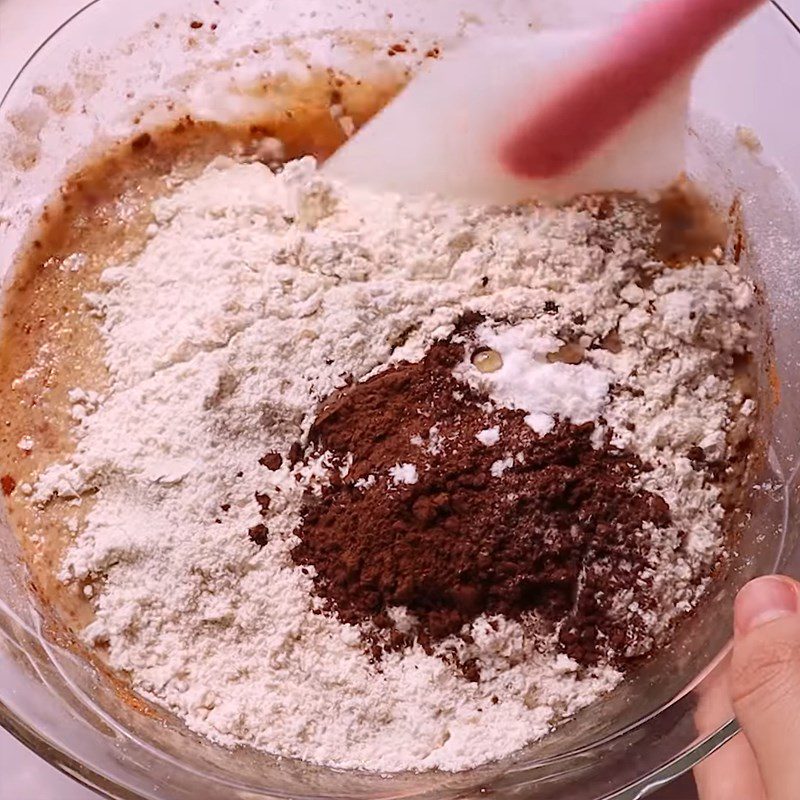 Step 2 Mix the cake batter Banana Oatmeal Cake using a rice cooker