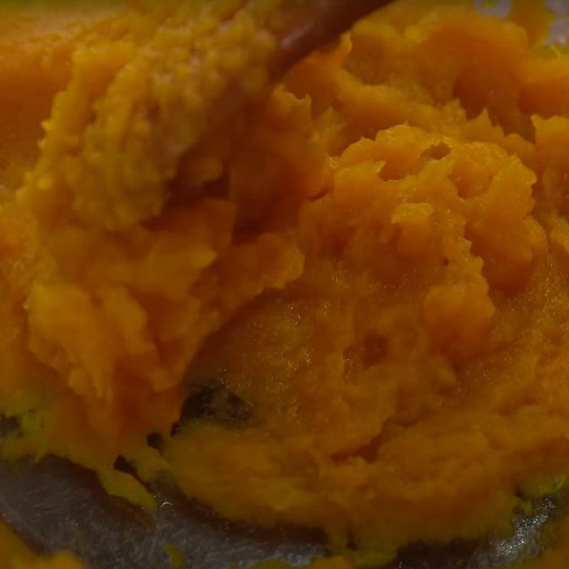 Step 1 Mix the cake flour Pumpkin Sticky Rice Cake