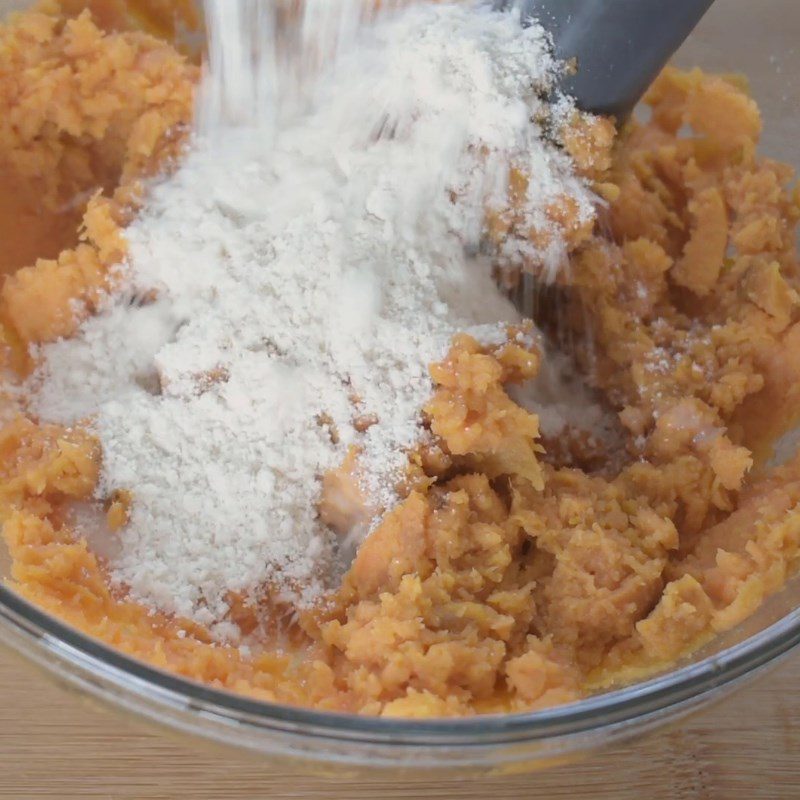 Step 2 Mix the cake batter Sweet Potato Oatmeal Cake using an air fryer