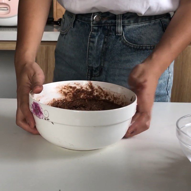 Step 4 Mixing the cake batter Oatmeal banana coconut cake using a rice cooker