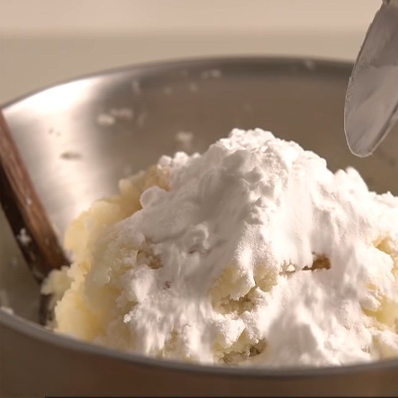 Step 3 Mix the dough Potato Cheese Bread in a pan