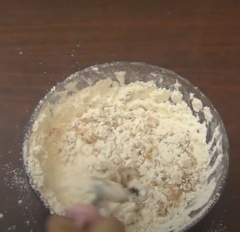 Step 1 Mixing the cake dough Mooncake with mixed filling using an air fryer