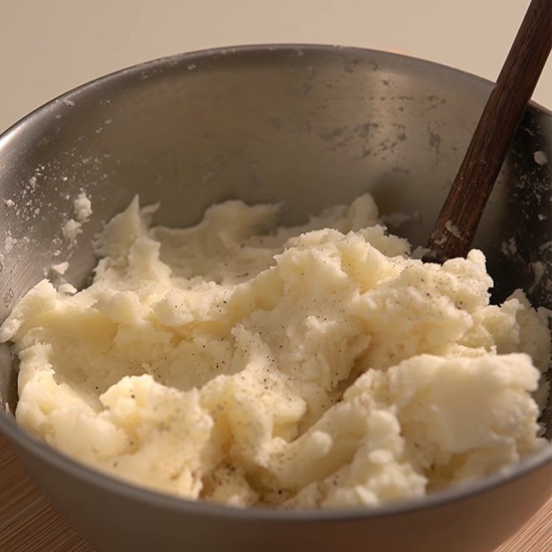 Step 3 Mix the dough Potato Cheese Bread in a pan