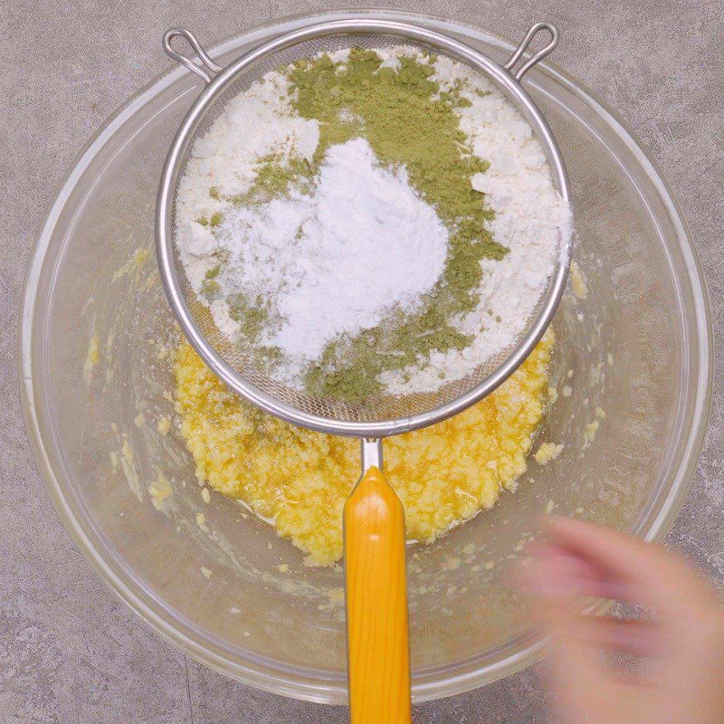 Step 2 Mix the cookie dough Matcha Cookies with Chocolate Filling