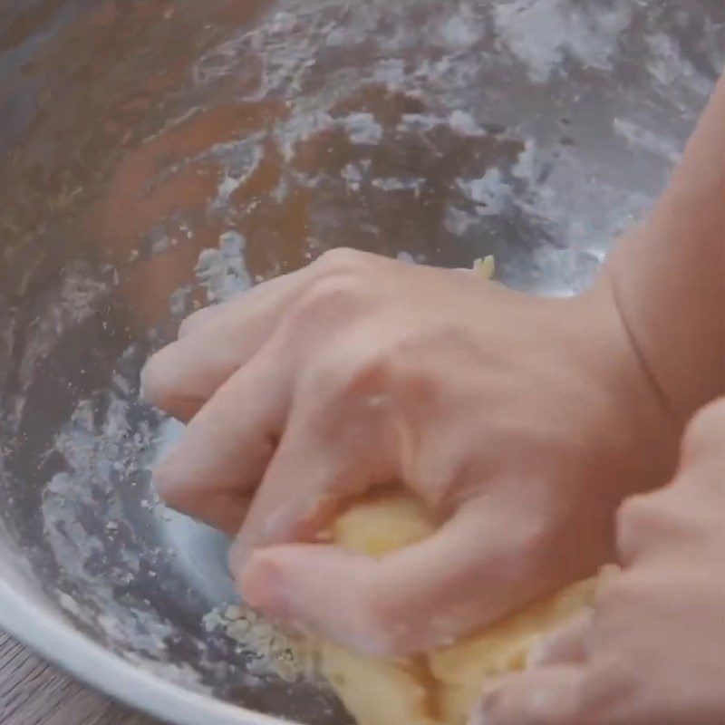 Step 2 Mix the dough for no-bake passion fruit cookies