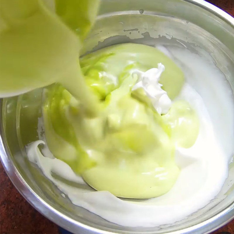 Step 3 Mixing the cake batter Pandan chiffon cake