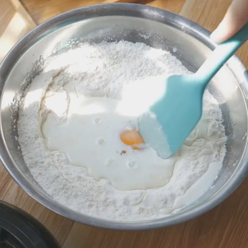 Step 1 Mixing the dough for Papparoti Bread using a steamer