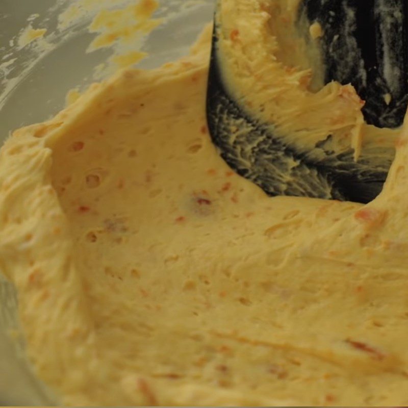 Step 4 Mixing cake batter Pumpkin-shaped cake