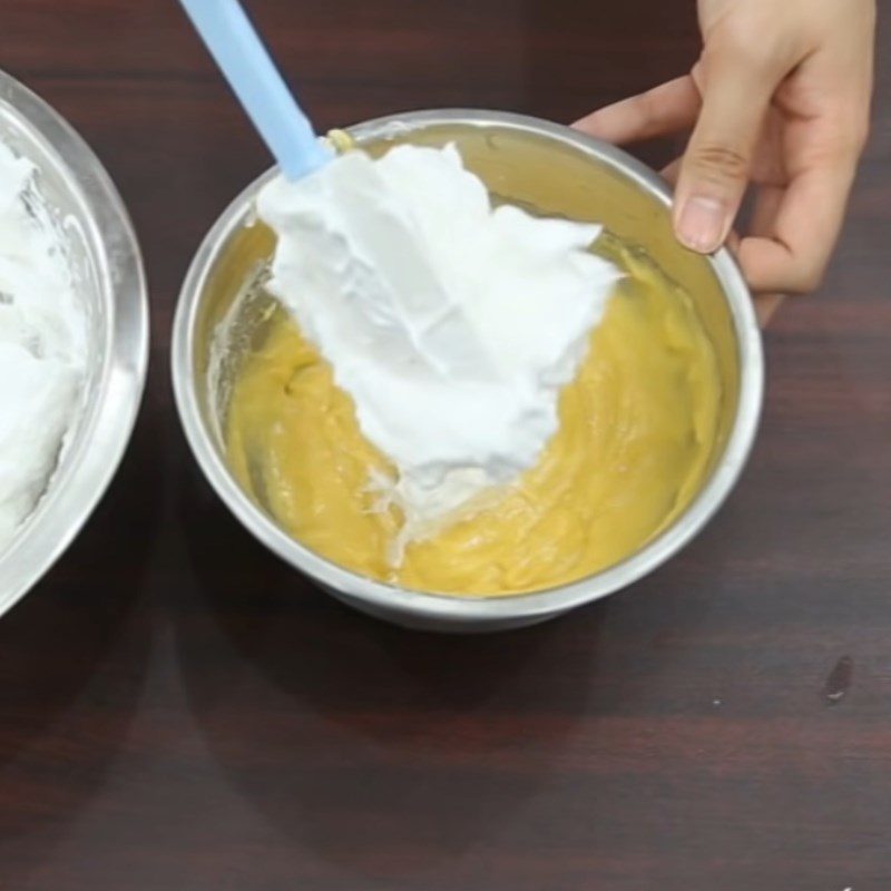 Step 3 Mixing the cake batter Sponge cake using a rice cooker